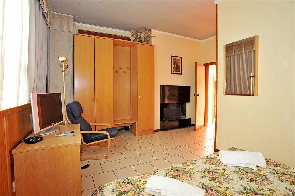 Hotel Cristallo Barga Fornaci di Barga Extérieur photo