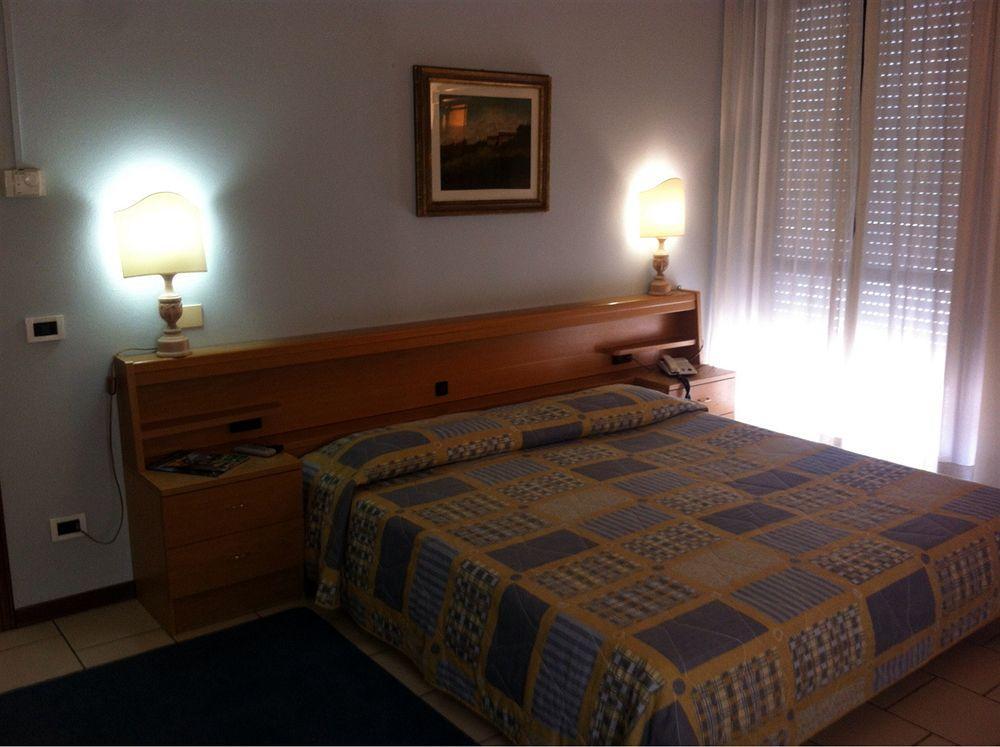 Hotel Cristallo Barga Fornaci di Barga Extérieur photo