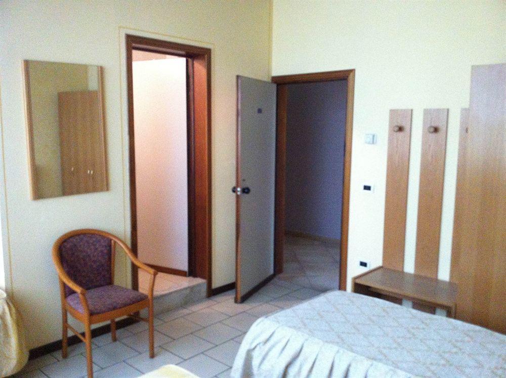 Hotel Cristallo Barga Fornaci di Barga Extérieur photo