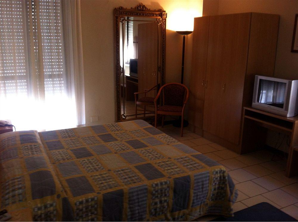 Hotel Cristallo Barga Fornaci di Barga Extérieur photo