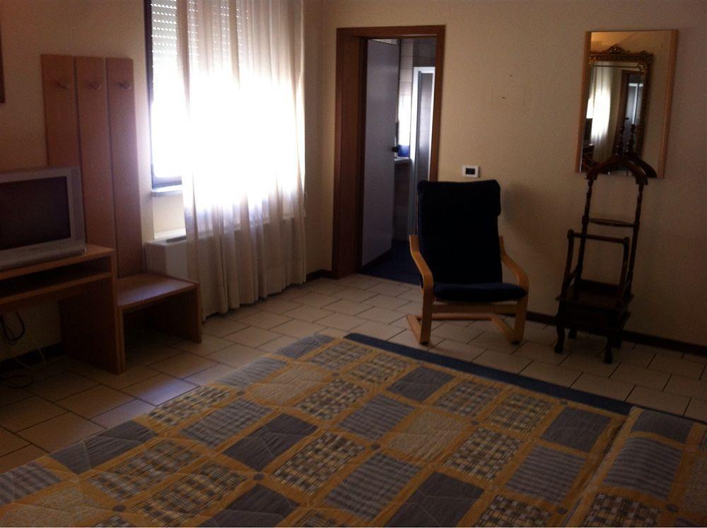 Hotel Cristallo Barga Fornaci di Barga Extérieur photo