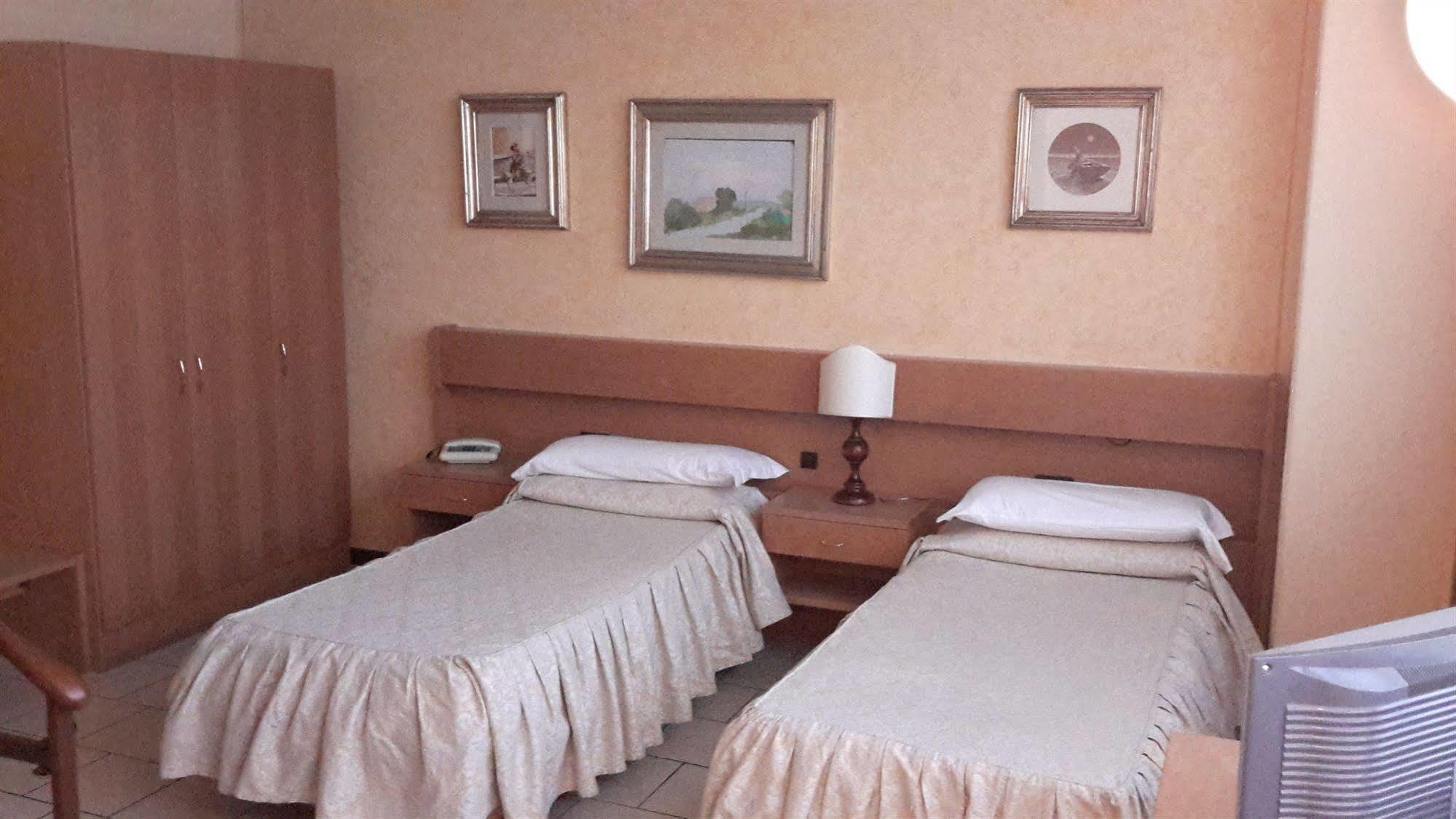 Hotel Cristallo Barga Fornaci di Barga Extérieur photo