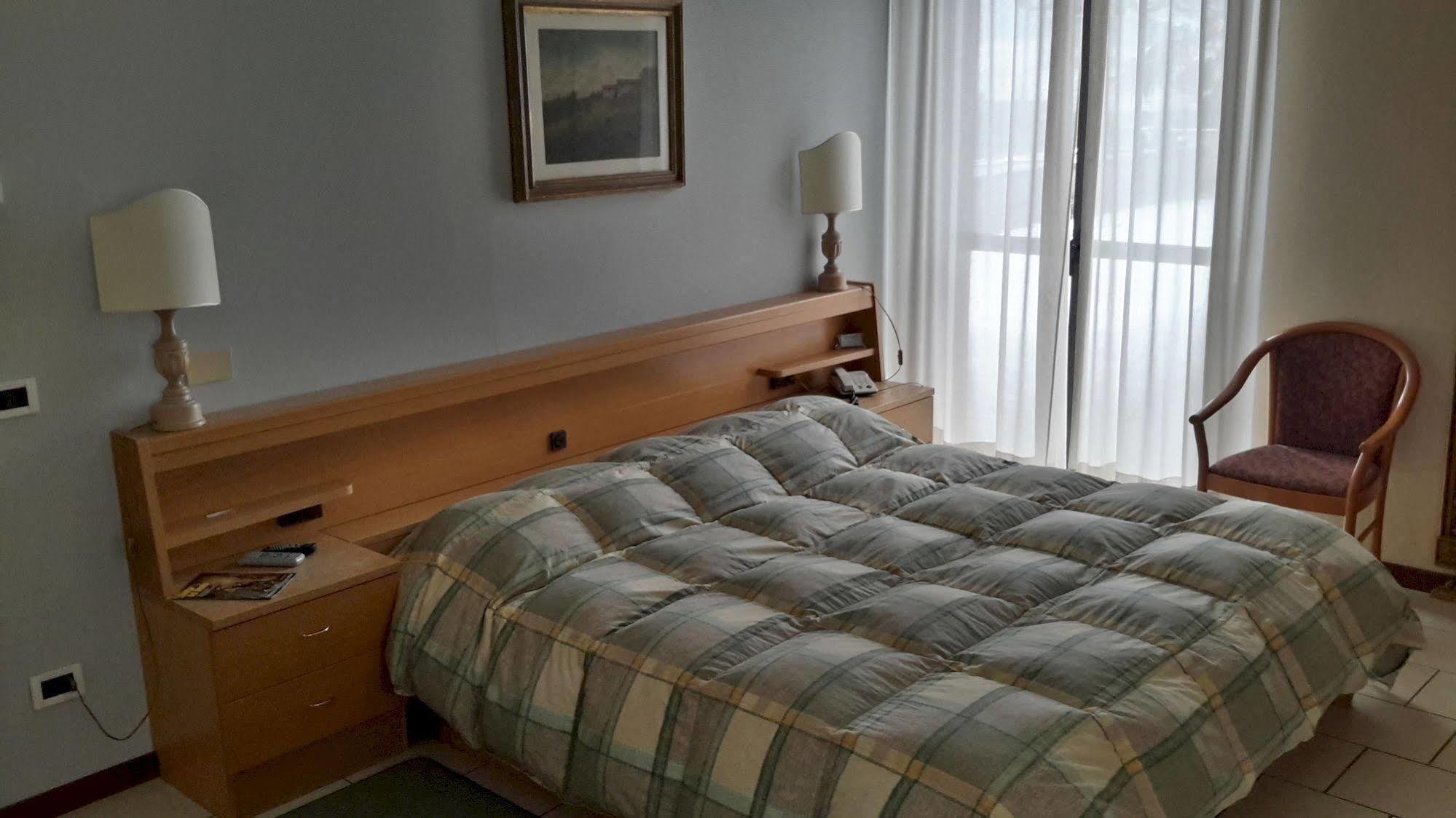 Hotel Cristallo Barga Fornaci di Barga Extérieur photo