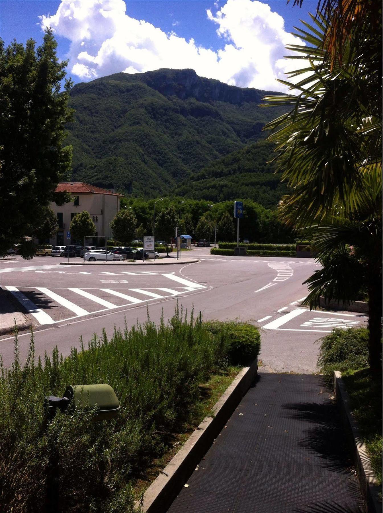 Hotel Cristallo Barga Fornaci di Barga Extérieur photo